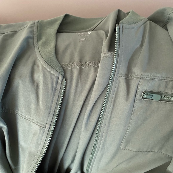 Old Navy active jumpsuit - Picture 2 of 12